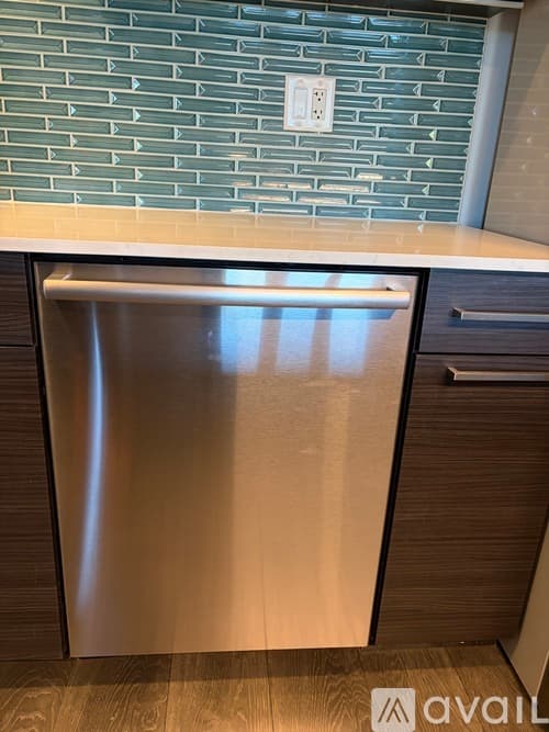 Wilmette Apartment: 617 Green Bay Rd
