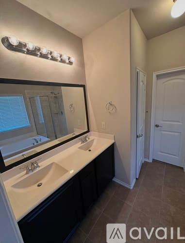 Forney House: 211 Patriot Parkway