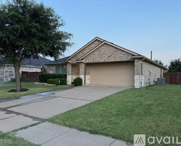 Forney House: 211 Patriot Parkway