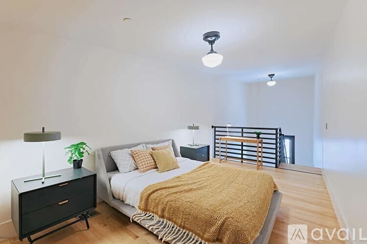 Kansas City Apartment: 315 East 39th Street