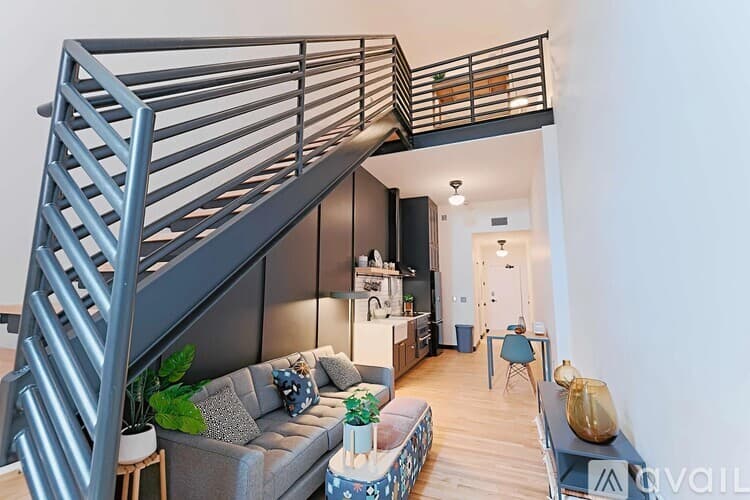 Kansas City Apartment: 315 East 39th Street