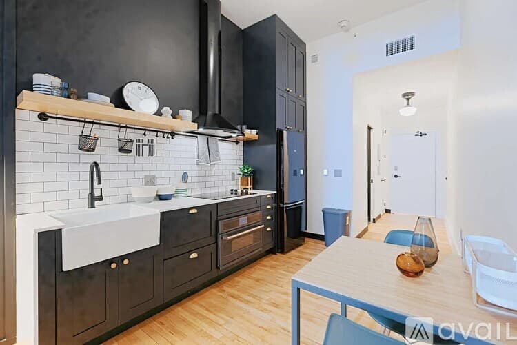 Kansas City Apartment: 315 East 39th Street