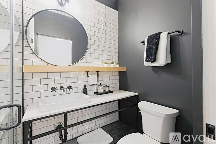 Kansas City Apartment: 315 East 39th Street