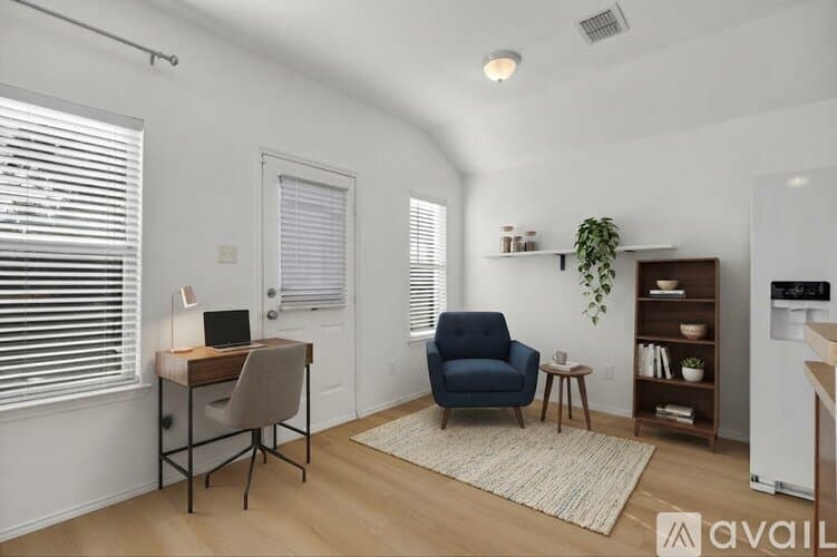 Fort Worth House: 2721 Carten St