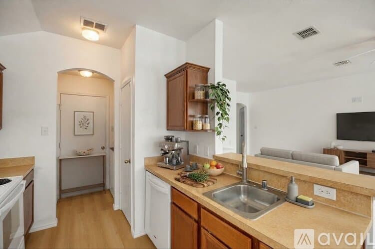 Fort Worth House: 2721 Carten St