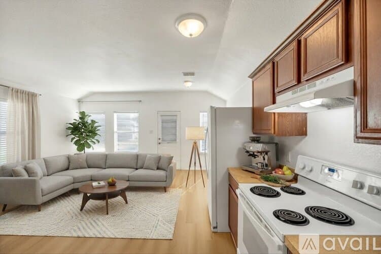 Fort Worth House: 2721 Carten St