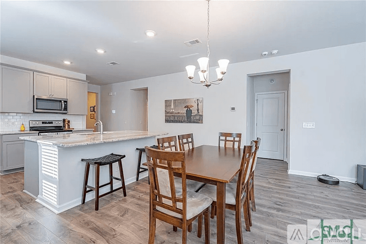 Pooler House: 2 Waterbuck Ct