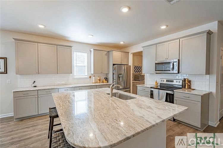 Pooler House: 2 Waterbuck Ct