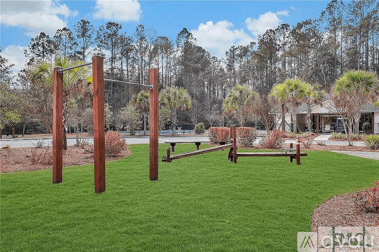 Pooler House: 2 Waterbuck Ct