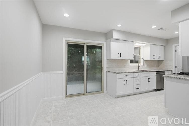 Smyrna Townhome: 4517 Coopers Creek Circle Southeast