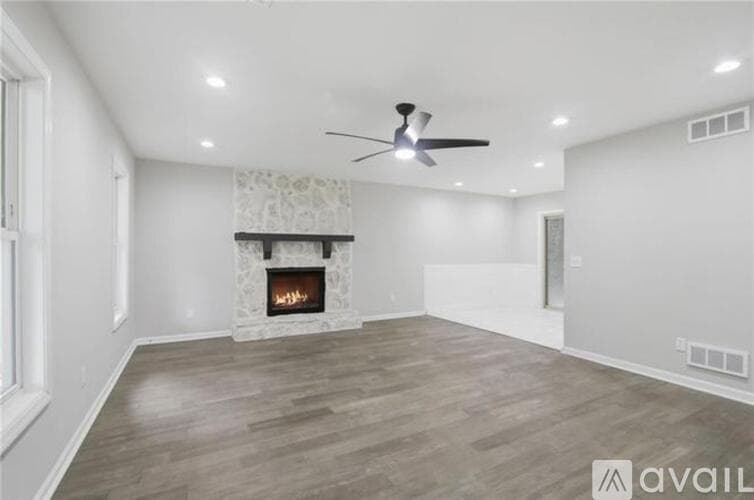 Smyrna Townhome: 4517 Coopers Creek Circle Southeast