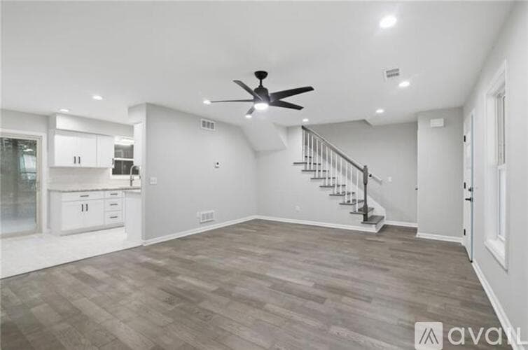 Smyrna Townhome: 4517 Coopers Creek Circle Southeast