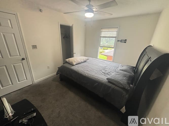 Atlanta House: 566 Cedar Avenue Northwest