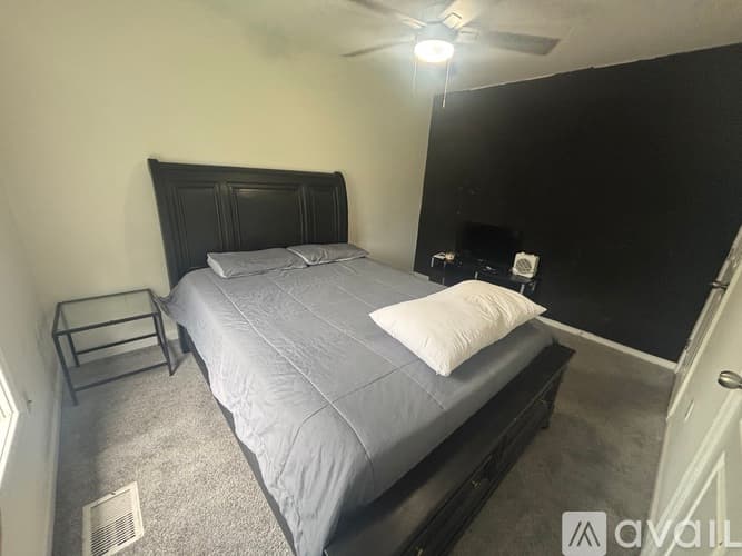 Atlanta House: 566 Cedar Avenue Northwest