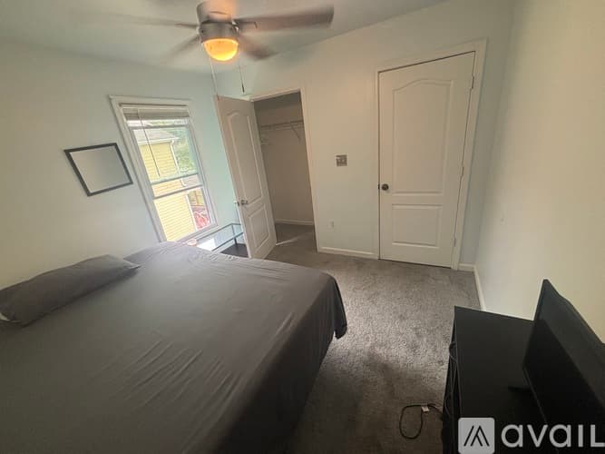 Atlanta House: 566 Cedar Avenue Northwest