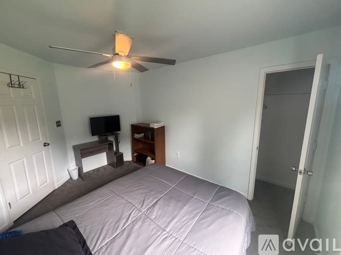 Atlanta House: 566 Cedar Avenue Northwest