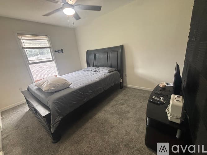 Atlanta House: 566 Cedar Avenue Northwest