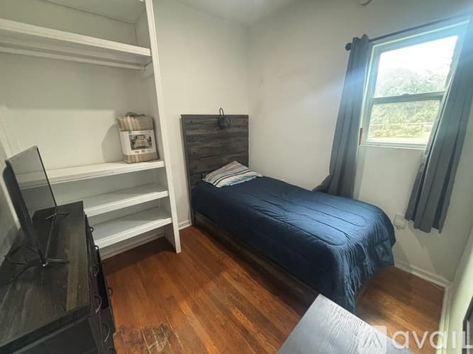 Atlanta House: 566 Cedar Avenue Northwest
