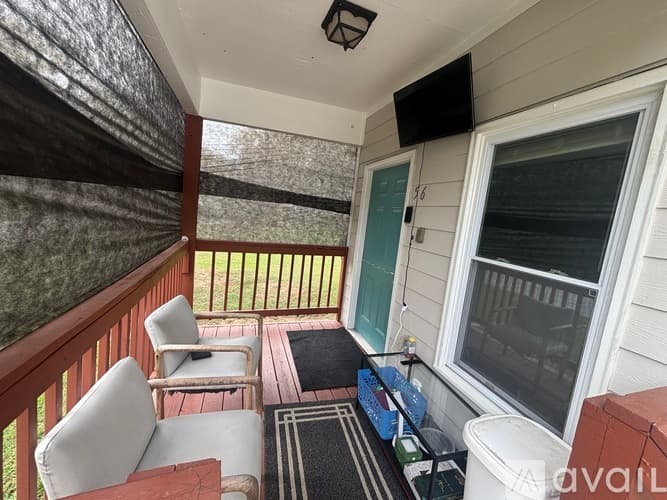 Atlanta House: 566 Cedar Avenue Northwest