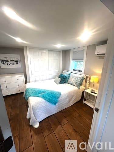 Narragansett House: 46 Flintstone Rd