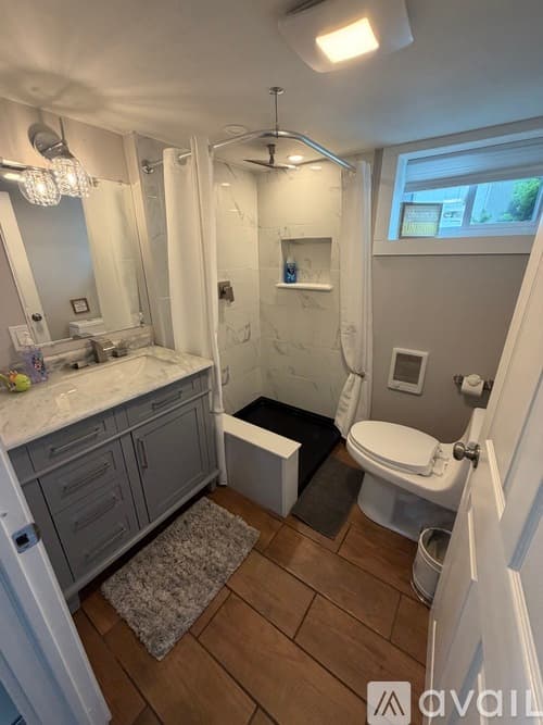 Narragansett House: 46 Flintstone Rd