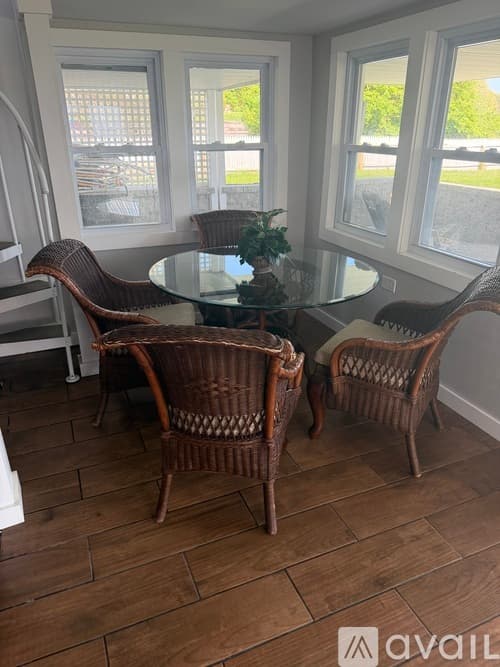 Narragansett House: 46 Flintstone Rd
