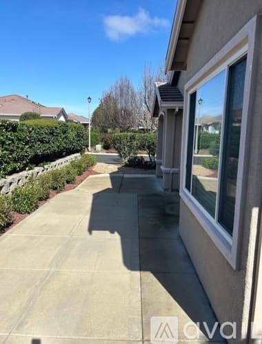 Brentwood House: 679 Stewart Way