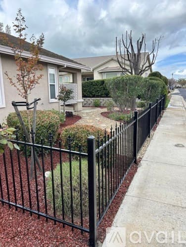 Brentwood House: 679 Stewart Way