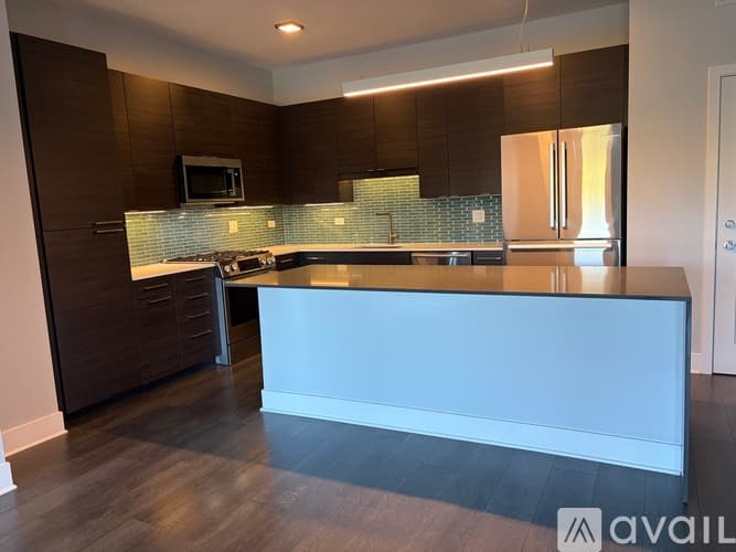 Wilmette Apartment: 617 Green Bay Rd