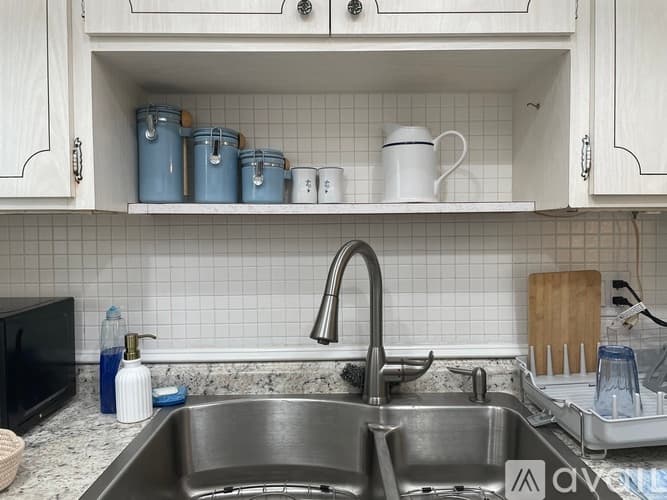 Clearwater Apartment: 1221 Drew St