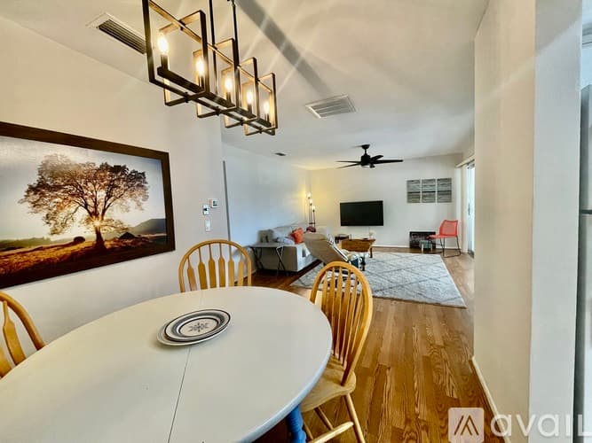 Clearwater Apartment: 1221 Drew St