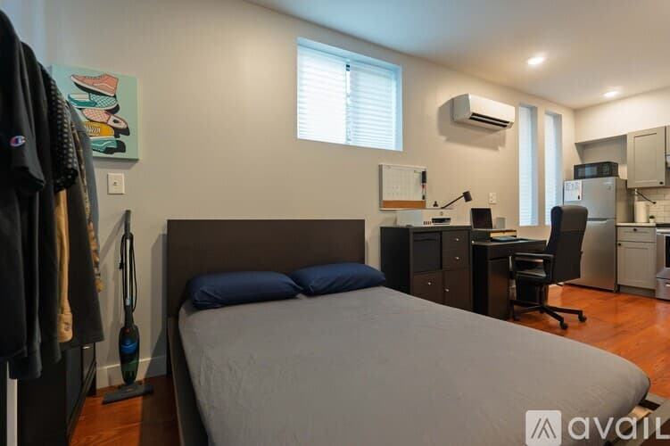 Philadelphia Apartment: 4508 Walnut Street