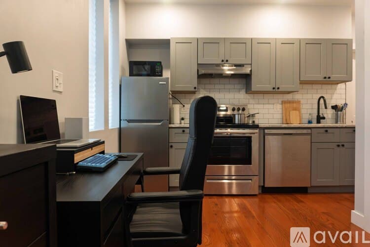 Philadelphia Apartment: 4508 Walnut Street