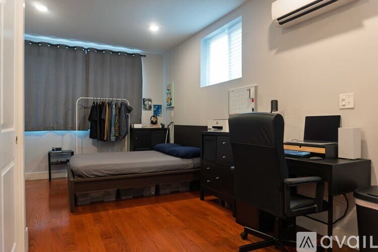 Philadelphia Apartment: 4508 Walnut Street