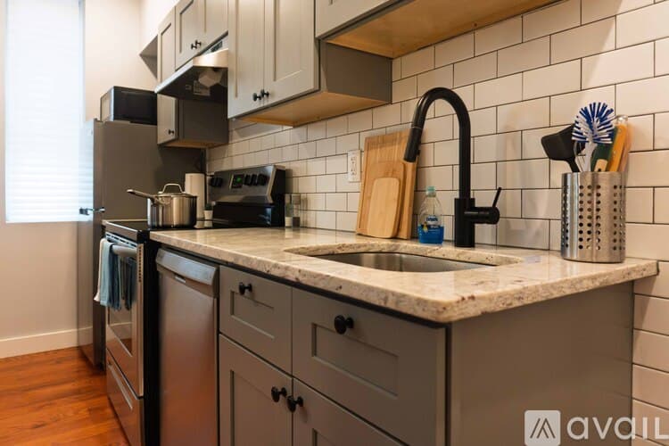Philadelphia Apartment: 4508 Walnut Street