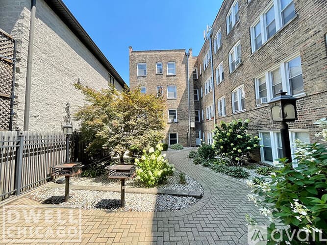 Chicago Apartment: 2600 N Kimball Ave