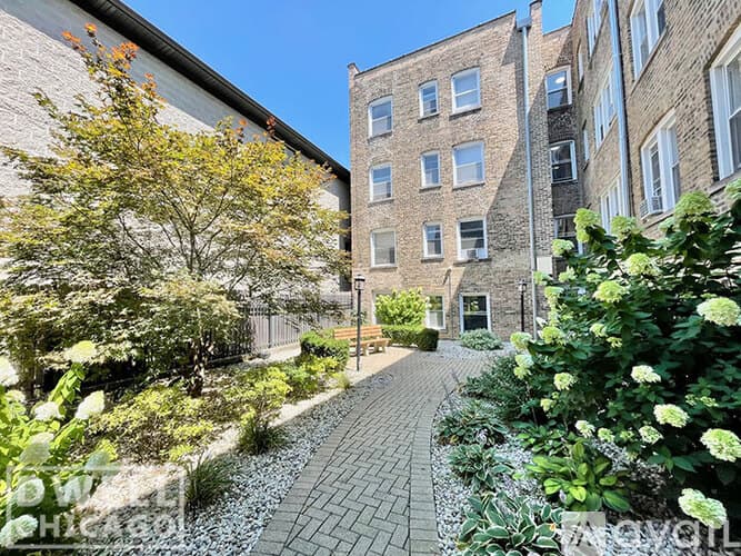 Chicago Apartment: 2600 N Kimball Ave