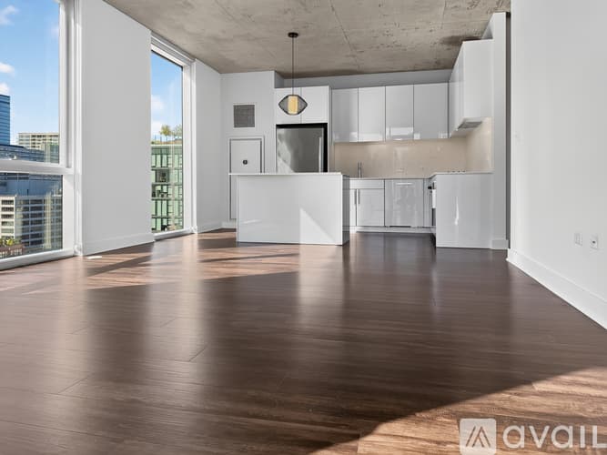 Chicago Apartment: 224 W Illinois St