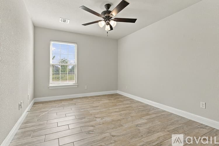 Bentonville House: 4204 Southwest Slate Lane