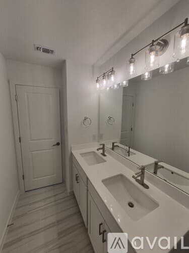 Liberty Hill House: 224 Groveland Drive