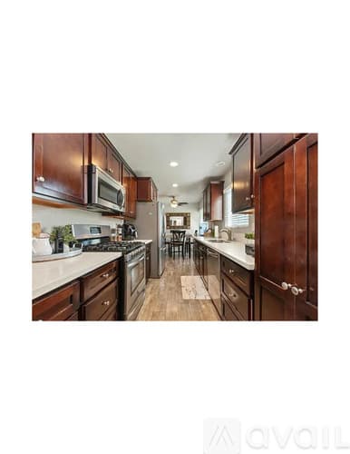 Fresno House: 1106 West Indianapolis Avenue