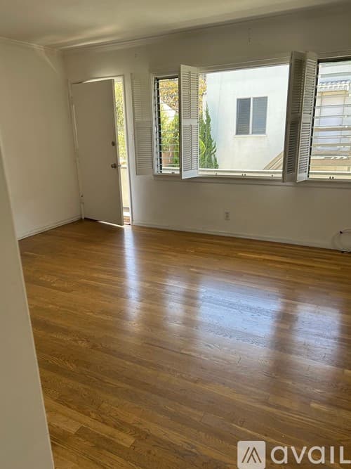 Beverly Hills Apartment: 243 North Swall Drive