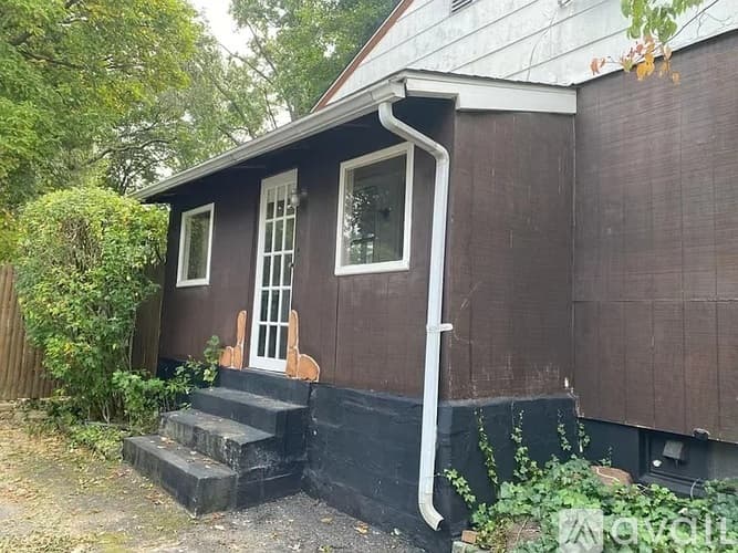 Ewing Township House: 230 Clamer Road