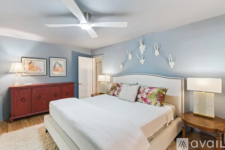 St. Simons Island House: 61 Maxwell Avenue
