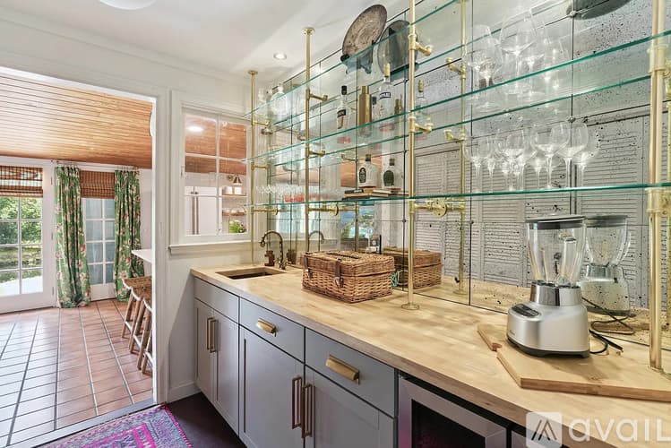 St. Simons Island House: 61 Maxwell Avenue
