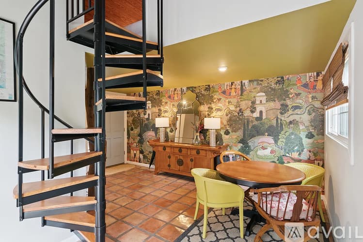 St. Simons Island House: 61 Maxwell Avenue