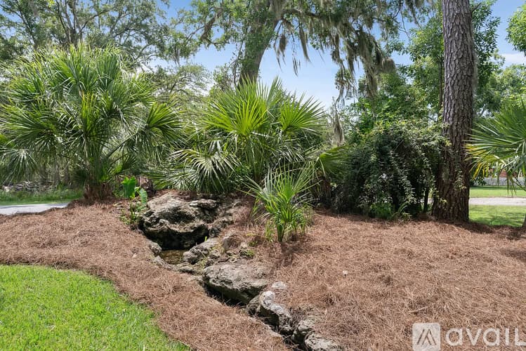 St. Simons Island House: 61 Maxwell Avenue