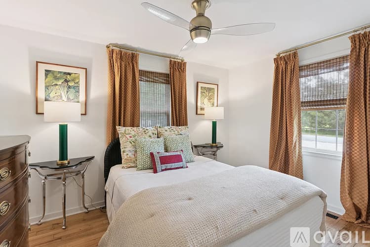 St. Simons Island House: 61 Maxwell Avenue