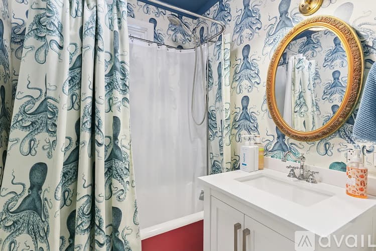 St. Simons Island House: 61 Maxwell Avenue