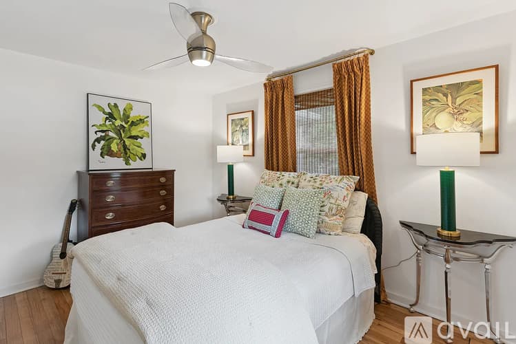 St. Simons Island House: 61 Maxwell Avenue